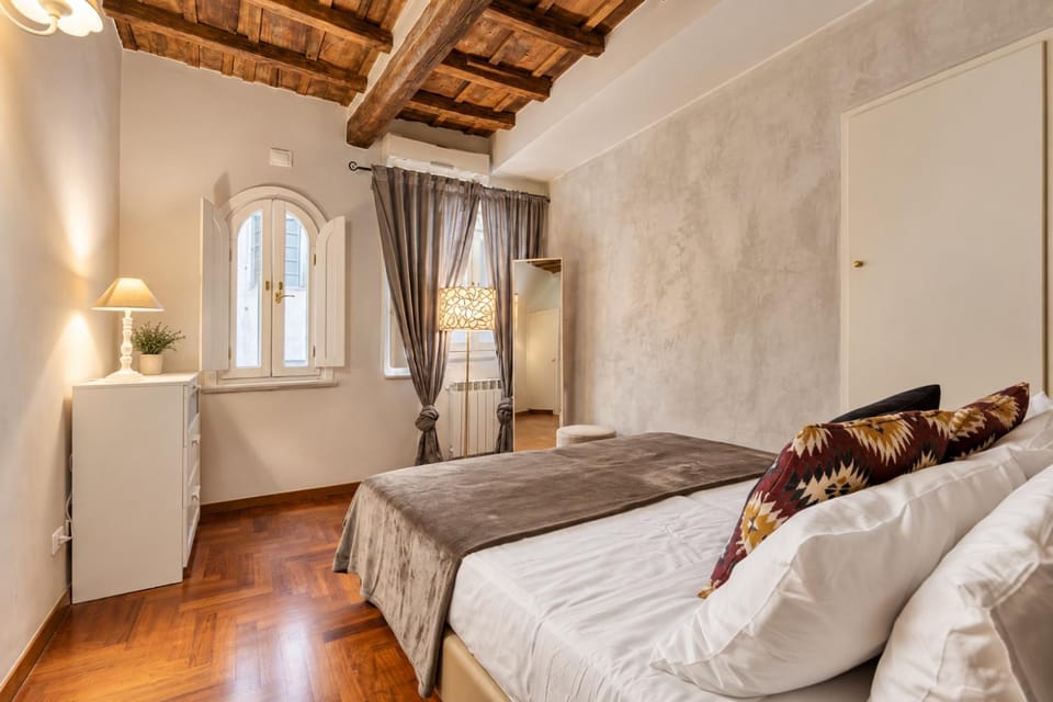 Exclusive 3BR with View over Campo de Fiori IREX Apartment Apartment in Rome