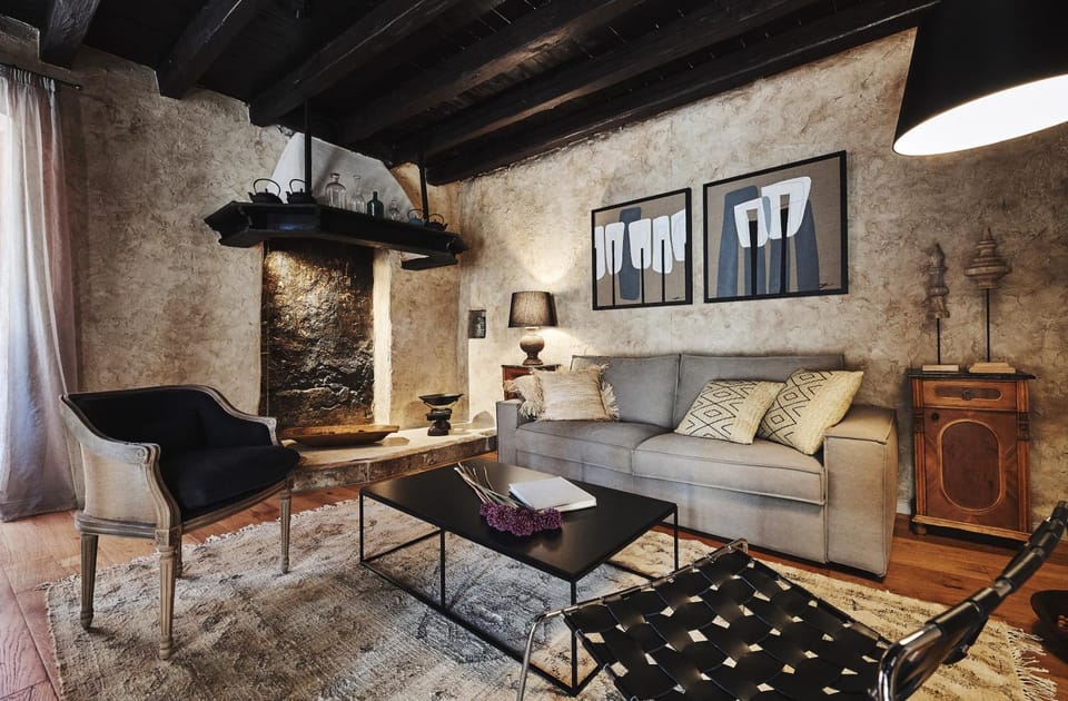 Living room, Seating area