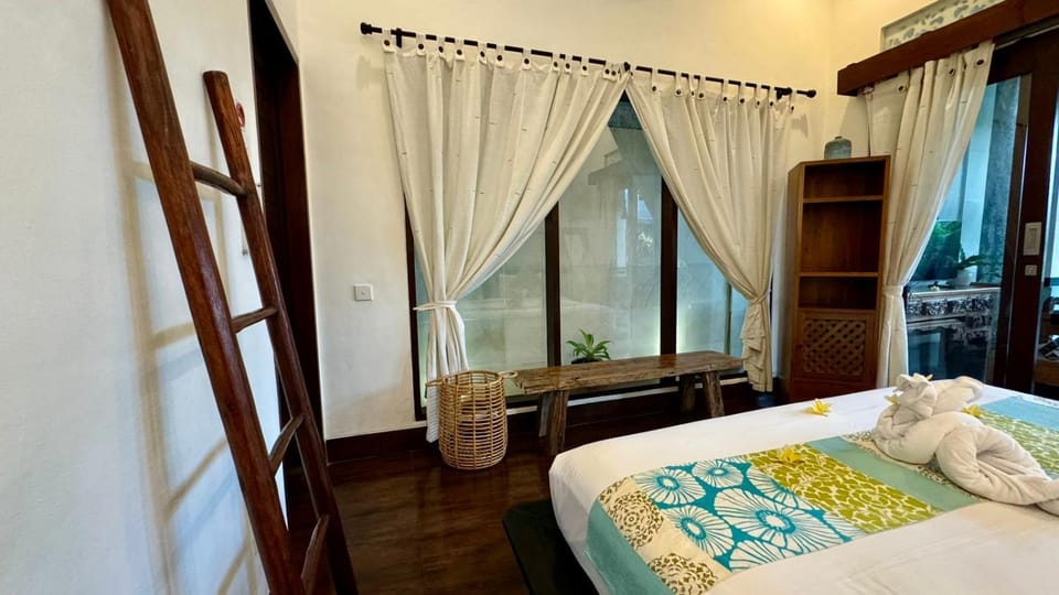 CASA PINARAK 1 I 3BR Private Villa near Seminyak Villa in North Kuta