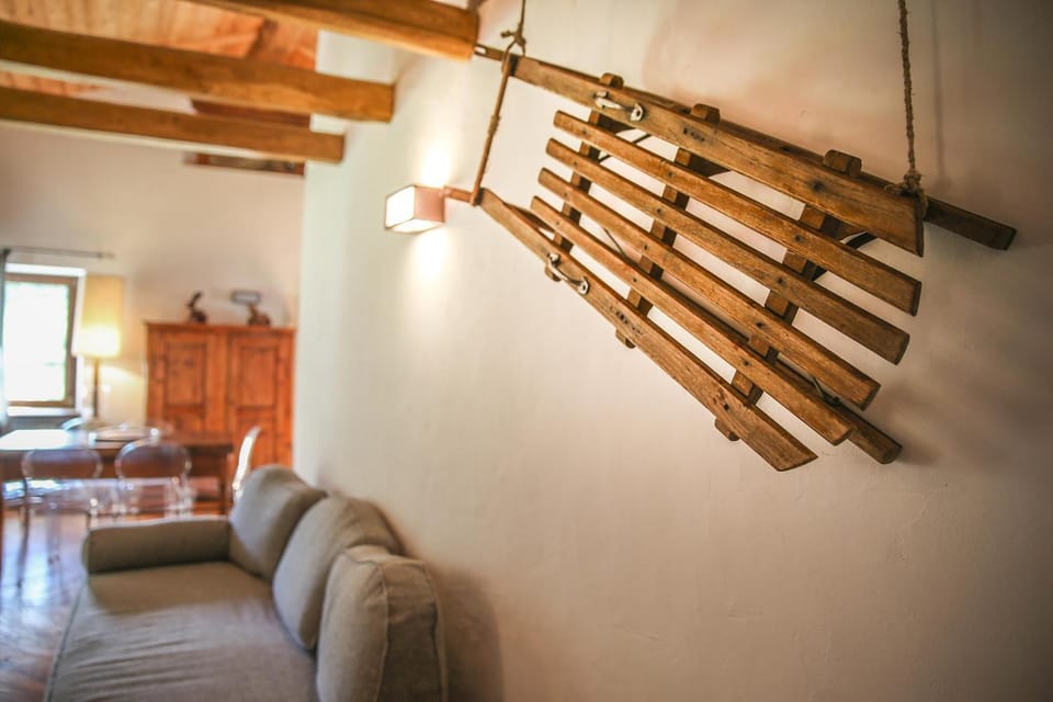 Decorative detail, Dining area