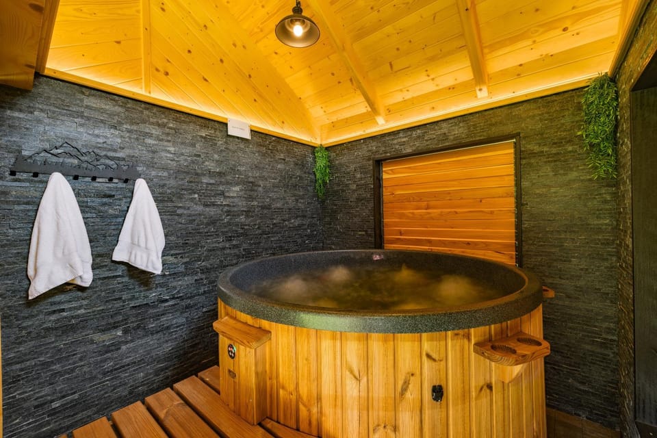 Activities, Hot Tub