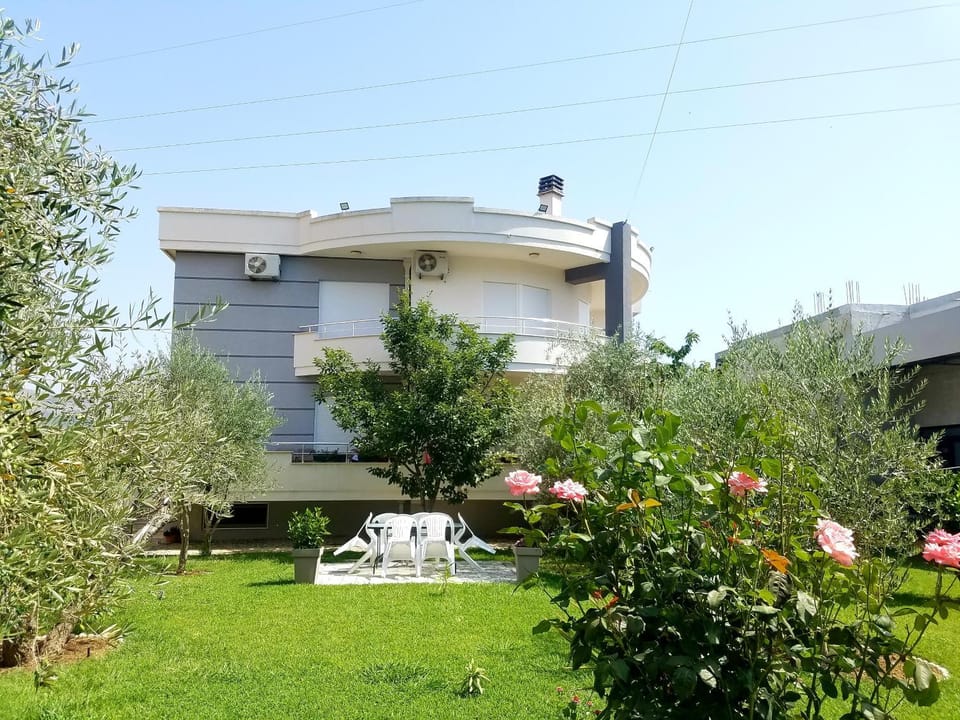 Property building, Garden