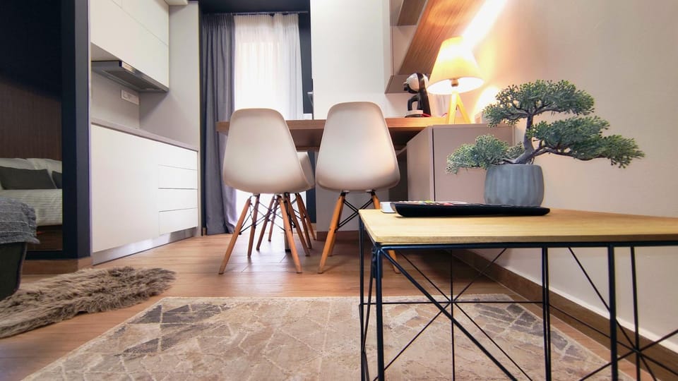 Coffee/tea facilities, Dining area