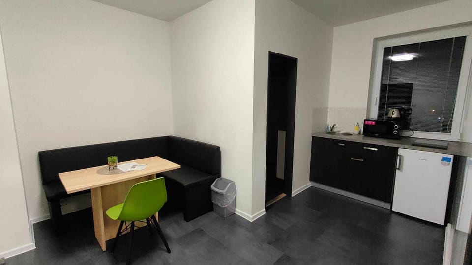 Kitchen or kitchenette, Dining area, kitchen