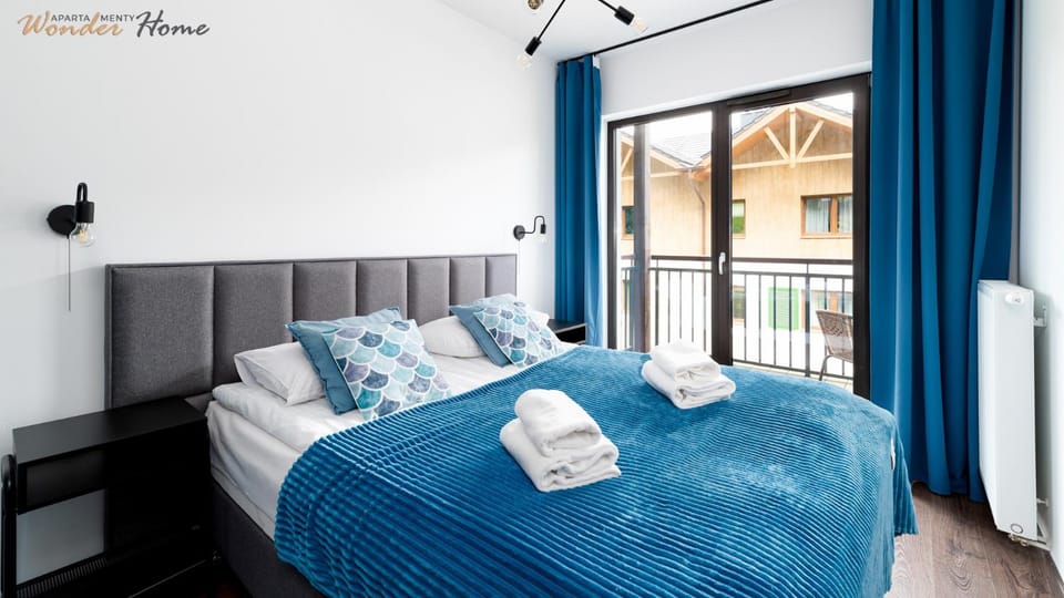 Bed, Balcony/Terrace, Photo of the whole room, Bedroom, towels