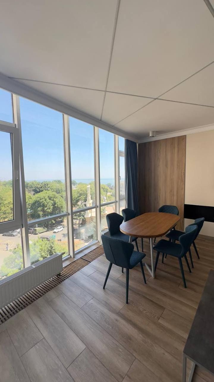 Seating area, Dining area, kitchen