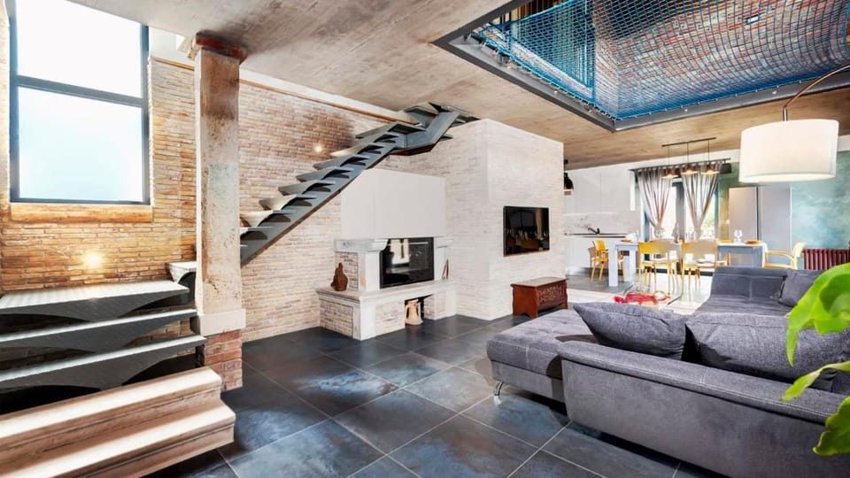 Living room, Seating area, air conditioner