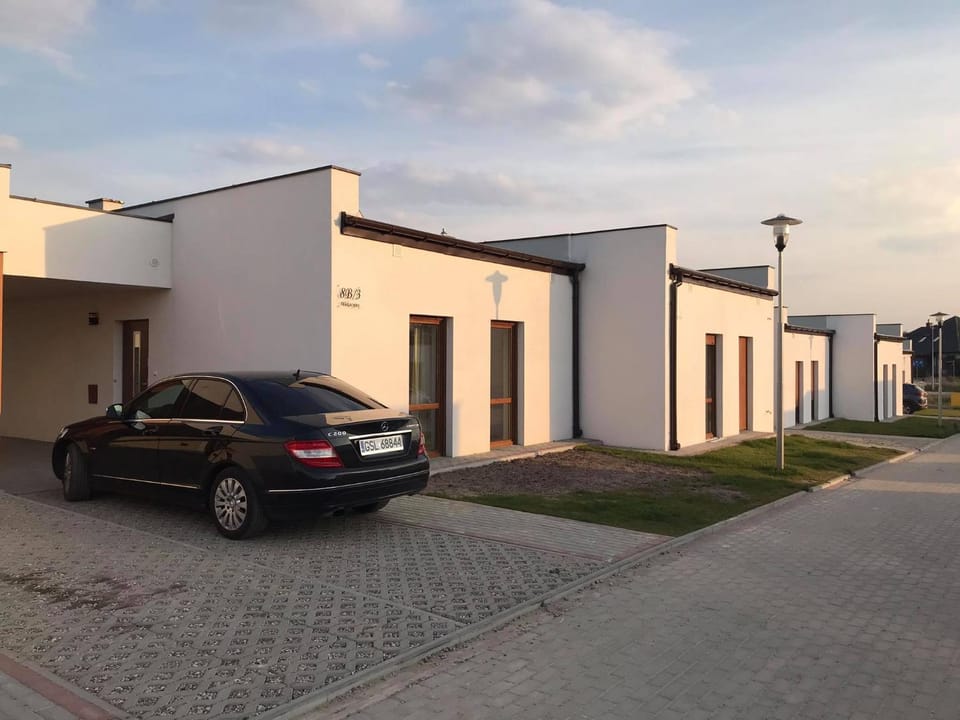 Property building, Street view, Parking