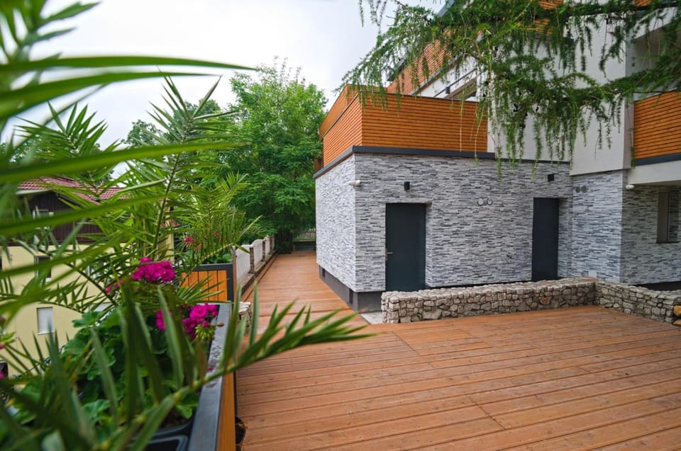 Property building, Balcony/Terrace