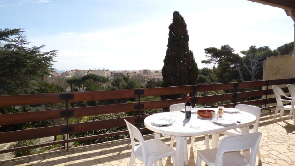 Patio, Balcony/Terrace, City view, Garden view, Sea view