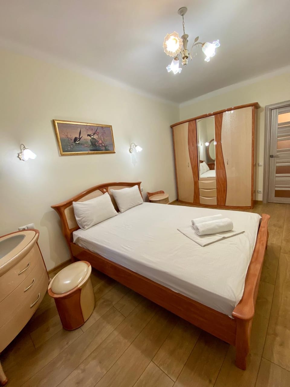 Yaroslav Osmomysl Square Apartments Apartment in Lviv