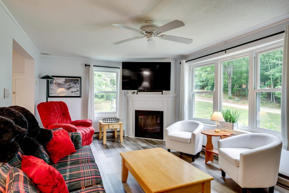 Outdoor Exploration: Quaint North Conway Cottage! House in North Conway