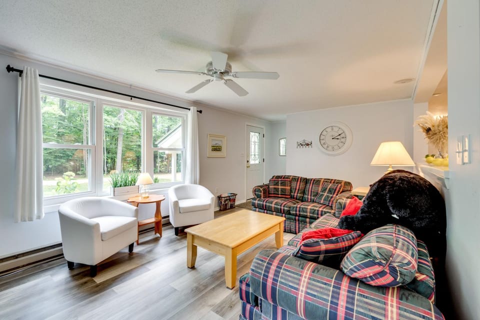 Outdoor Exploration: Quaint North Conway Cottage! House in North Conway
