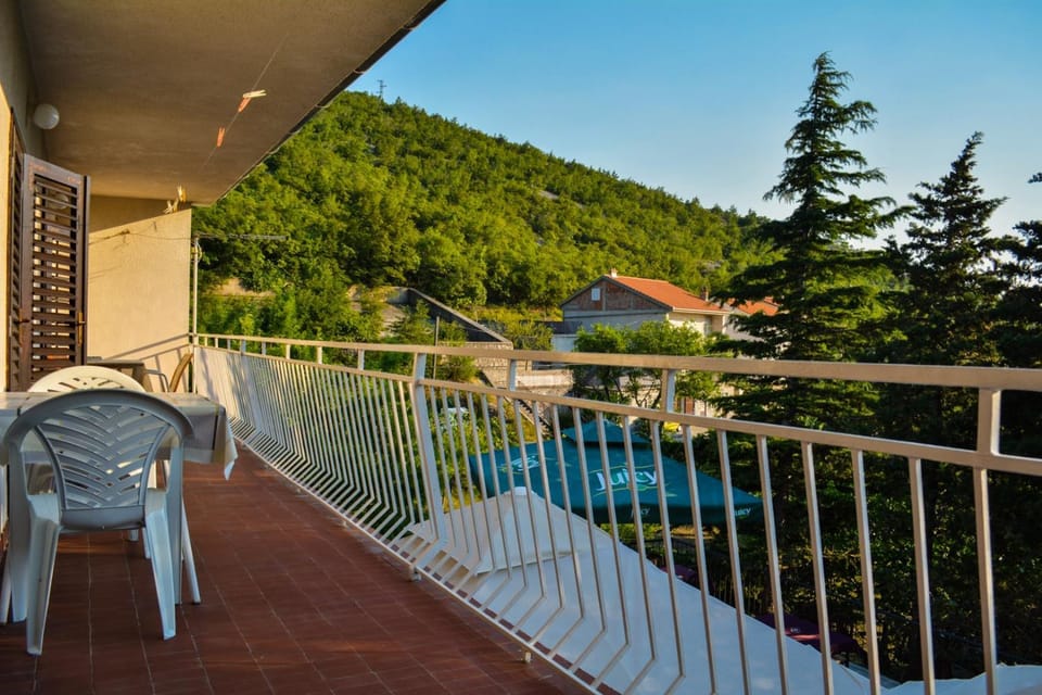 Balcony/Terrace, Garden view, Mountain view
