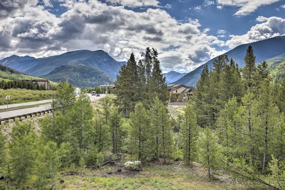 Walk to Lifts: Condo w/ Mtn Views in Keystone! House in Keystone