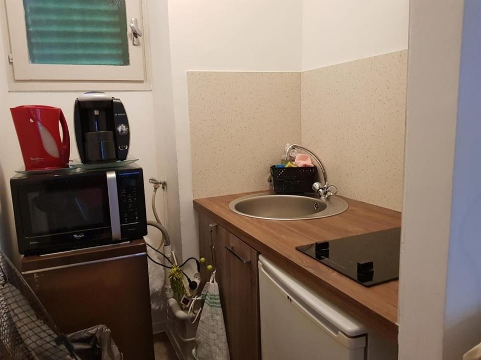 AJACCIO CATHEDRALE AU COEUR DE LA CITEE IMPERIALE POUR 3 a 4 PERS PROCHE DES PLUS BELLES PLAGES ET DE TOUTES COMMODITES PORT A 2MN Apartment in Ajaccio