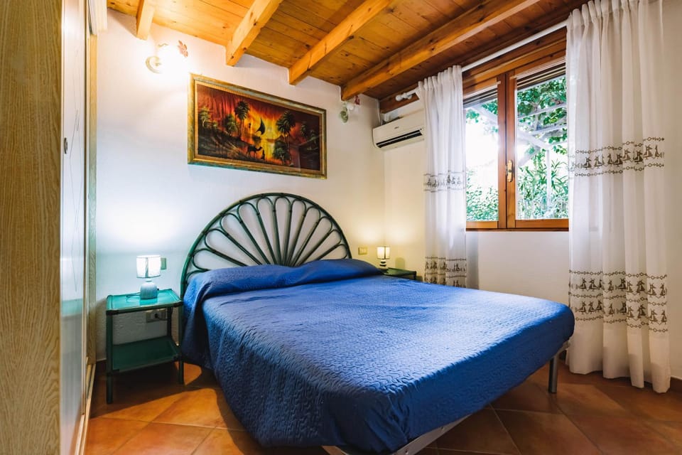 Property building, Living room, Bedroom