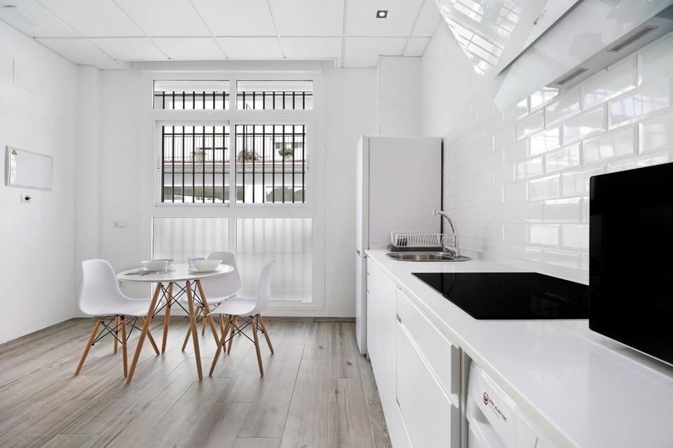 Property building, Kitchen or kitchenette, Living room