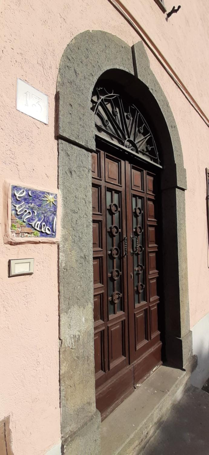 Facade/entrance, Day, Property logo or sign, Neighbourhood, Logo/Certificate/Sign, On site