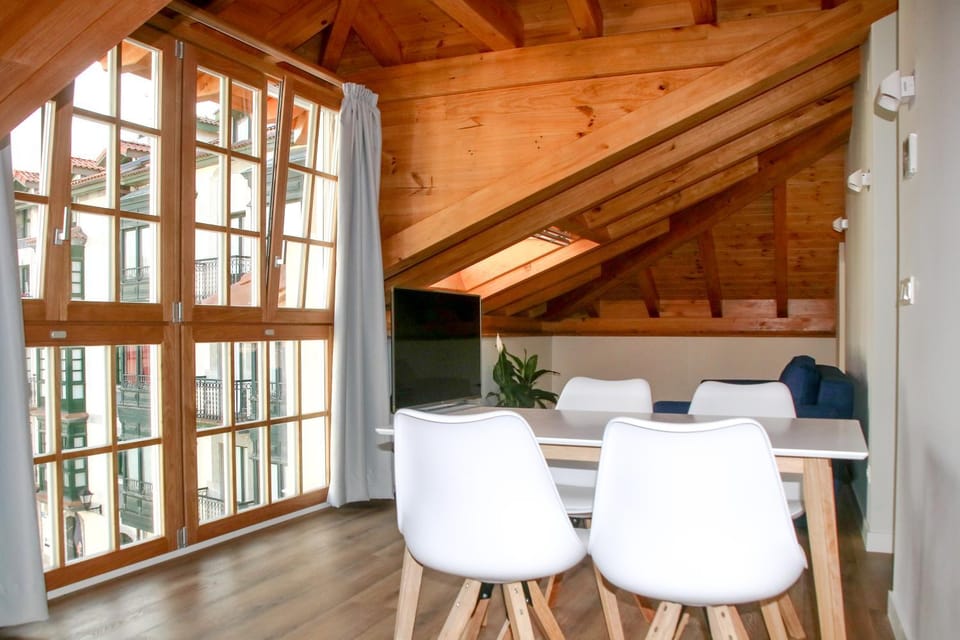 Living room, Lounge or bar, Seating area, Bedroom