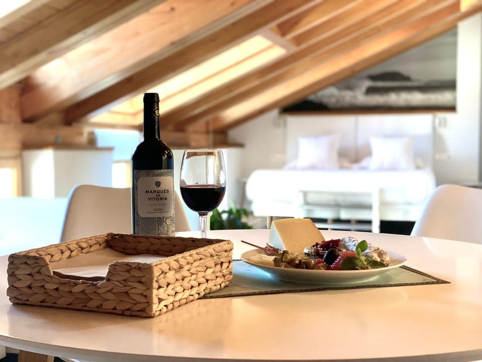 Food and drinks, Dining area