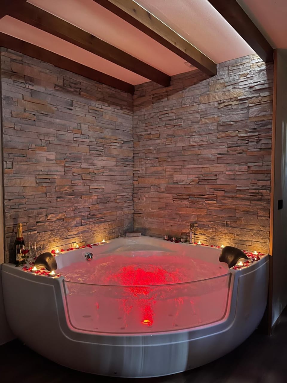 La Era de Lario habitación con Jacuzzi Apartment in Asturias