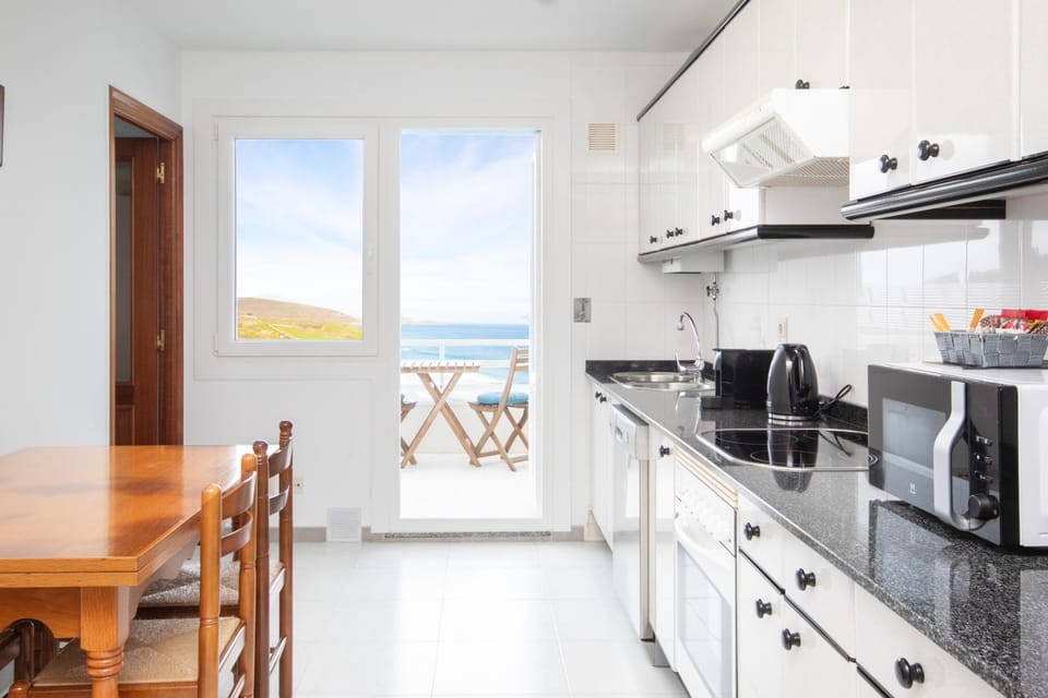 AG Apartamento Nordés Malpica primera línea playa Apartment in Bergantiños