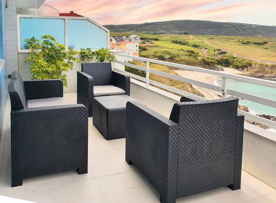 AG Apartamento Nordés Malpica primera línea playa Apartment in Bergantiños