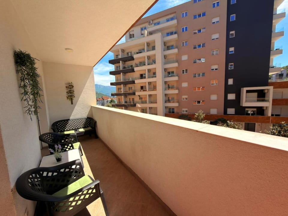 Olive Square Apartment Budva Apartment in Budva