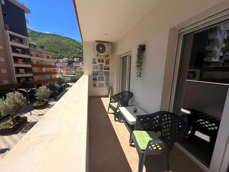 Olive Square Apartment Budva Apartment in Budva