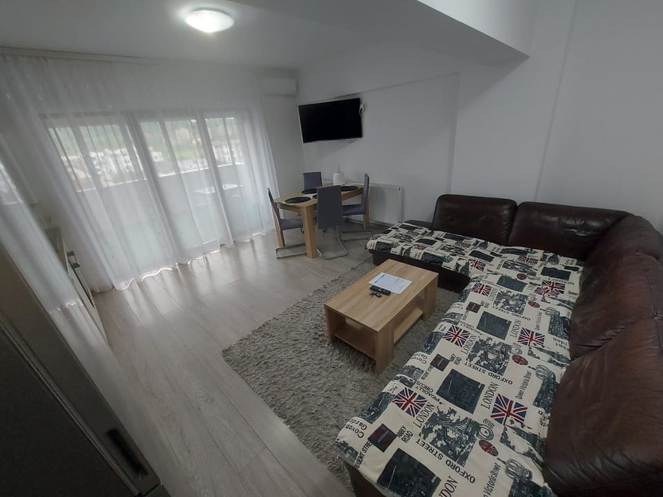 Apartament Dem Radulescu Bloc nou! Apartment in Romania