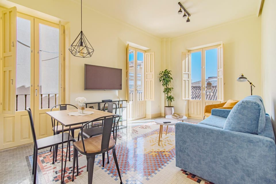 Living room, Seating area, Dining area