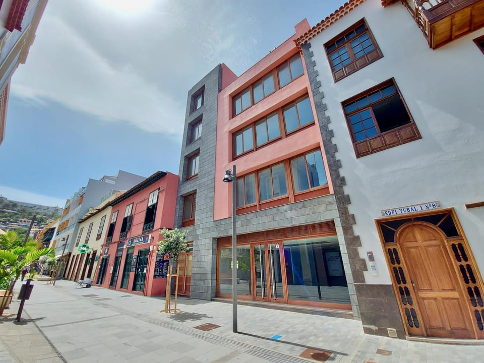 Property building, Facade/entrance, Neighbourhood