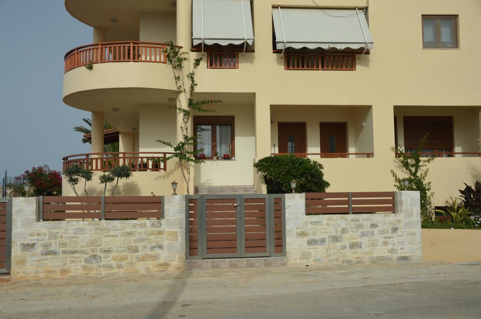 Property building, Balcony/Terrace, Internal: Not applicable to any particular room