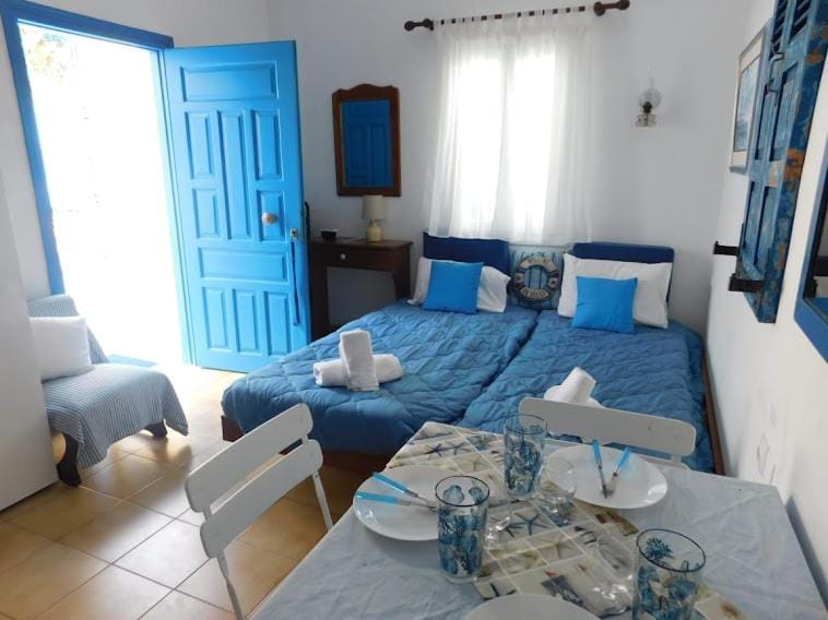 Yacht Front Studio - Back Yard - No 8 Apartment in Decentralized Administration of the Aegean