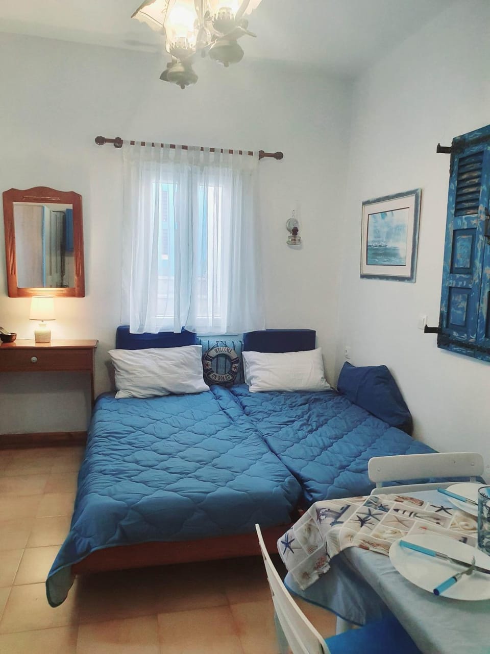 Photo of the whole room