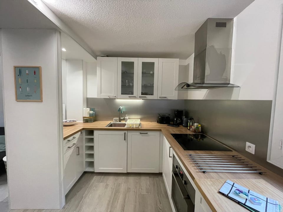 Kitchen or kitchenette, dishwasher, pet friendly, stove