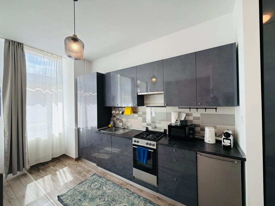 Coffee/tea facilities, Kitchen or kitchenette, dishwasher, toaster