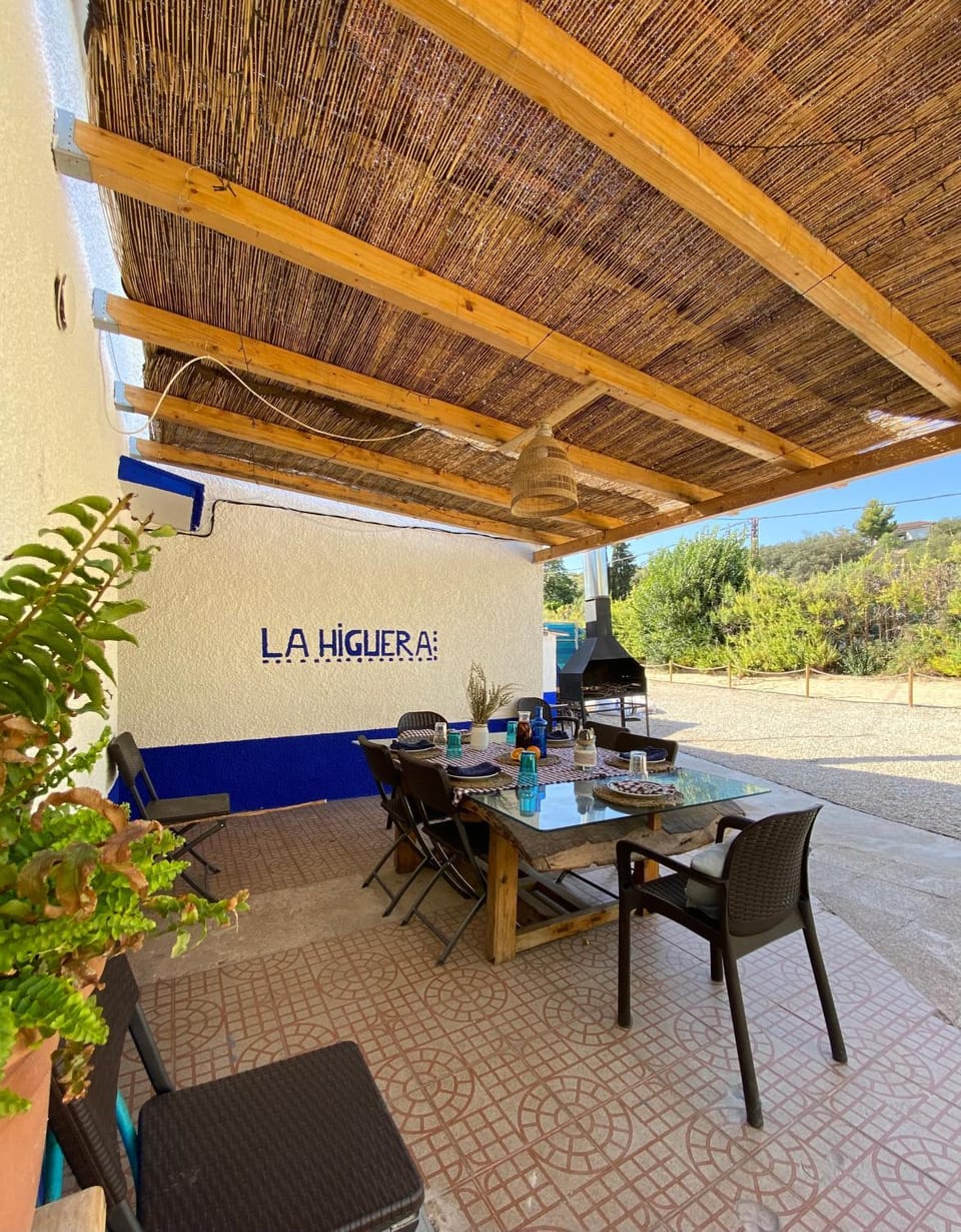 Off site, BBQ facilities, Garden, Dining area