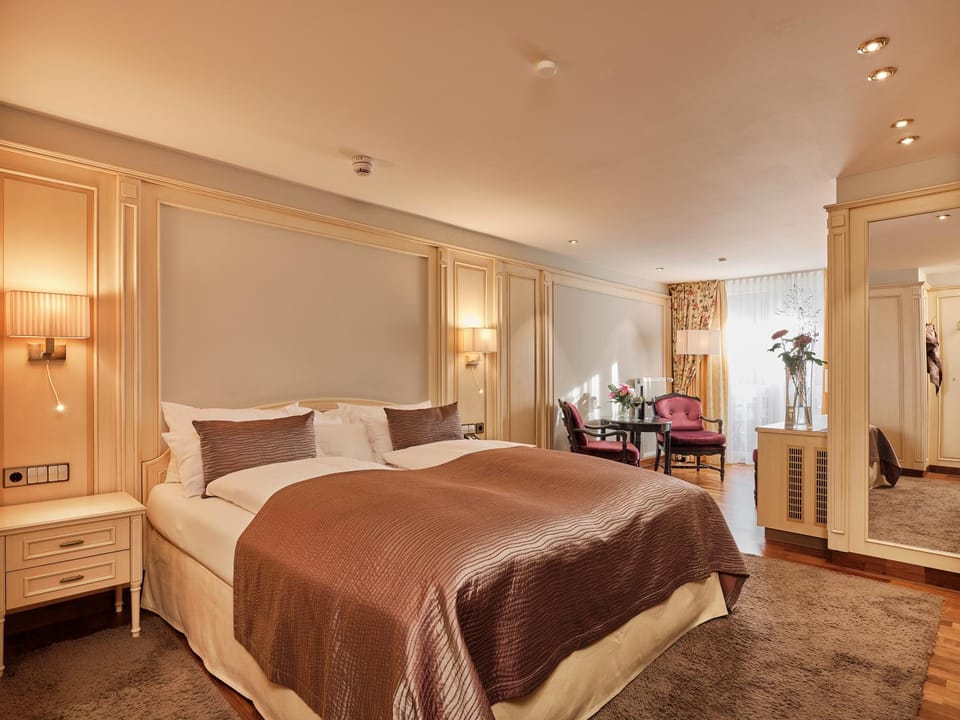 Bed, Photo of the whole room
