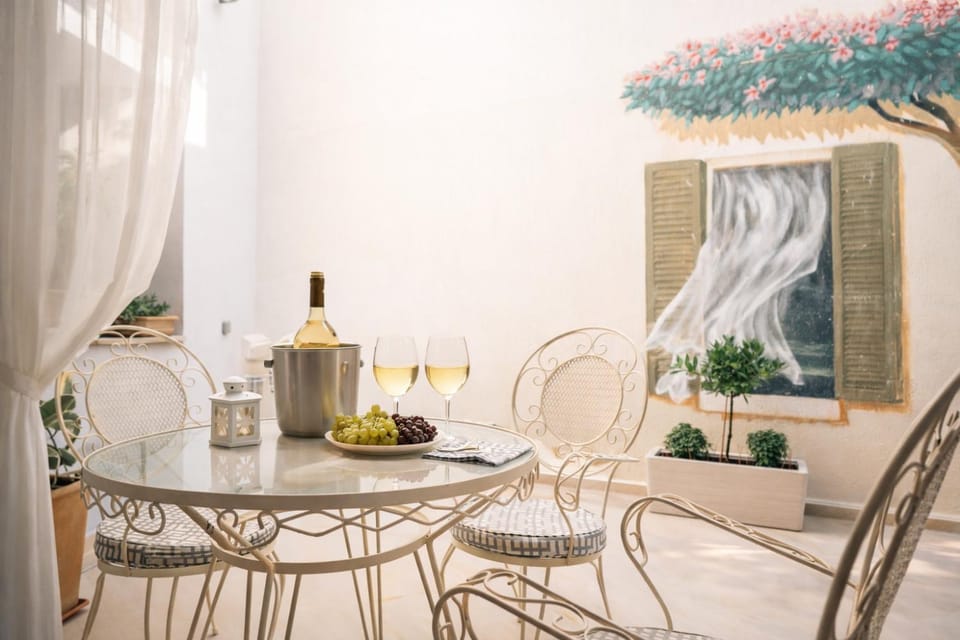 Food, Alcoholic drinks