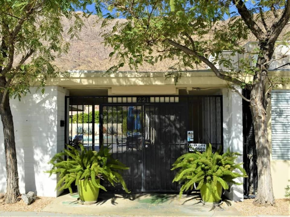 PS Downtown Condominium House in Palm Springs