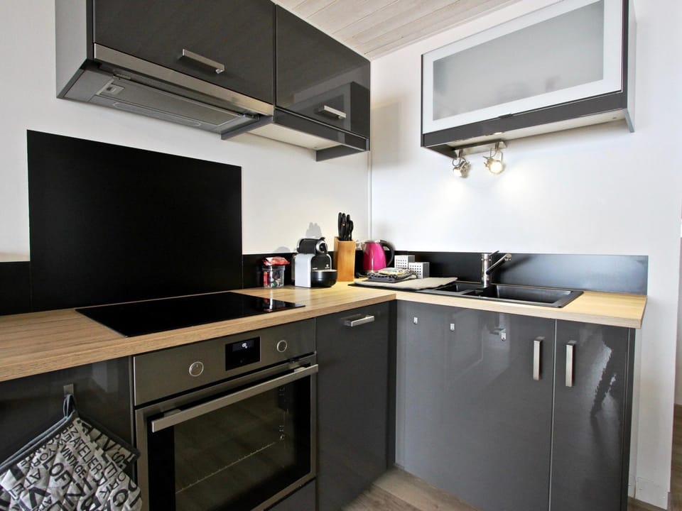 Studio moderne avec balcon, pour 4 personnes à Chamrousse 1750, proche des pistes et commerces - FR-1-549-19 Apartment in Provence