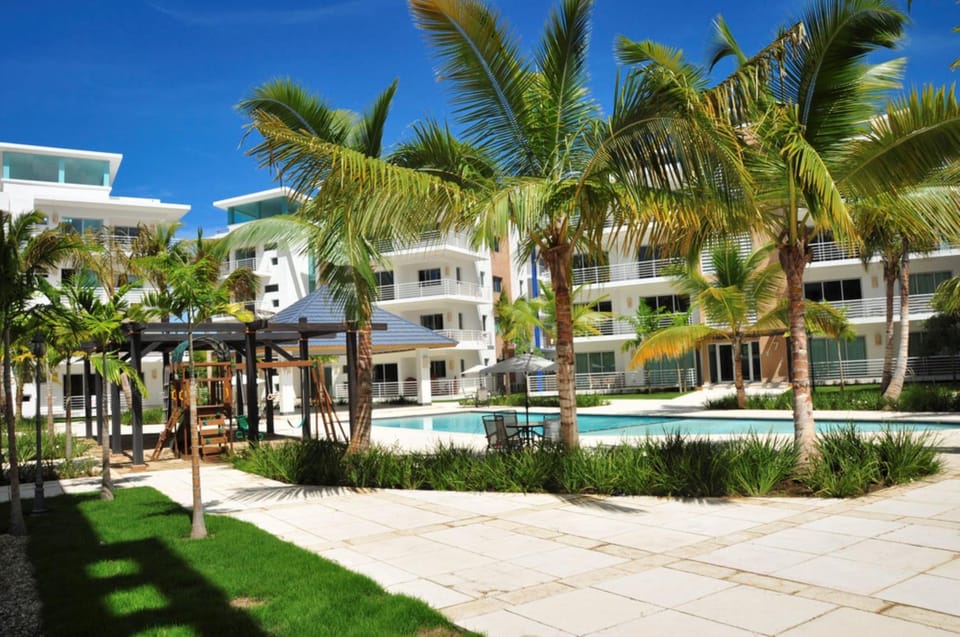 Garden, Swimming pool