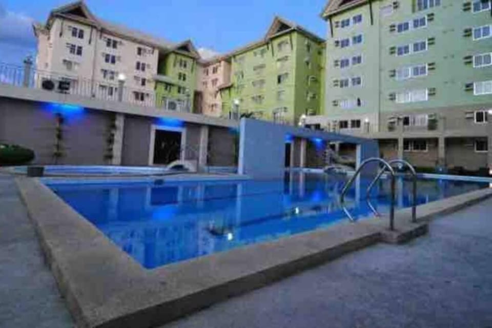 CENTROPOLIS 3, Tropical Modern Apartment in Muntinlupa