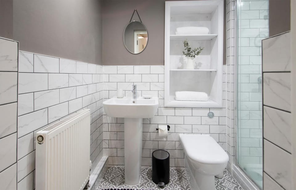 Toilet, Property building