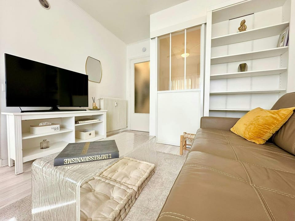 Communal lounge/ TV room, TV and multimedia, Living room, Other, Seating area, Evening entertainment