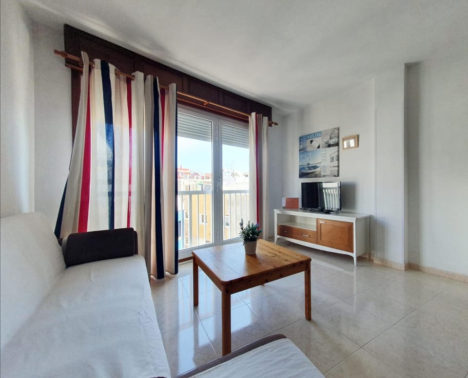 Communal lounge/ TV room, Living room, Seating area