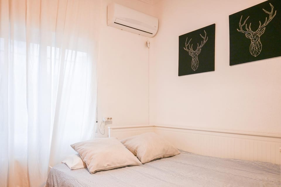 Living room, air conditioner