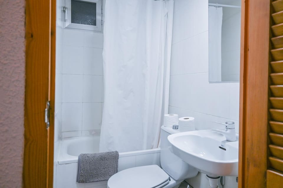 Bathroom, Bath